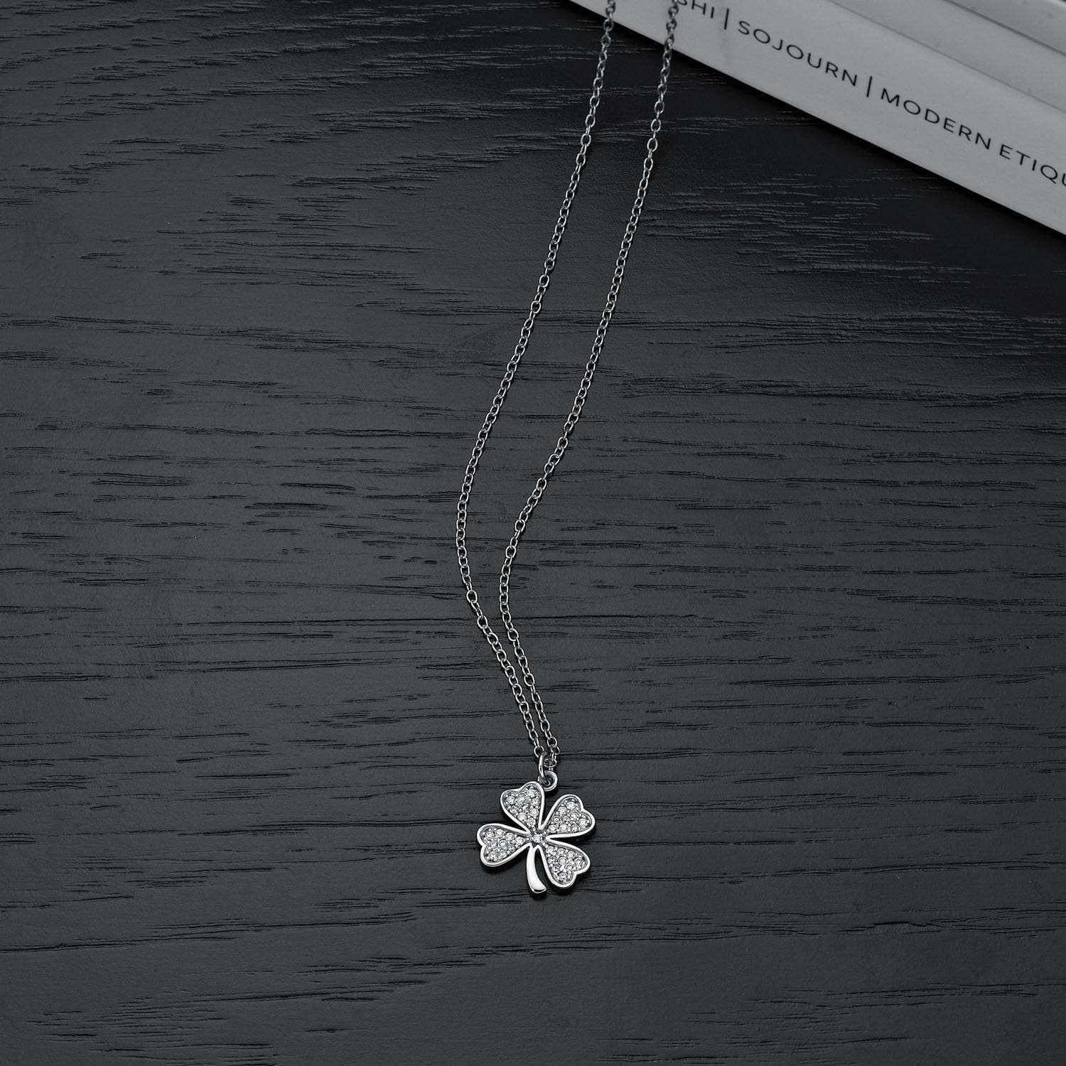 Dainty Four Leaf Clover Necklace for Women in 925 Sterling Silver, Cute Four Leaf Clover Pendant Necklace for Women and Teenage Girls in Silver, Gold or Rose Gold