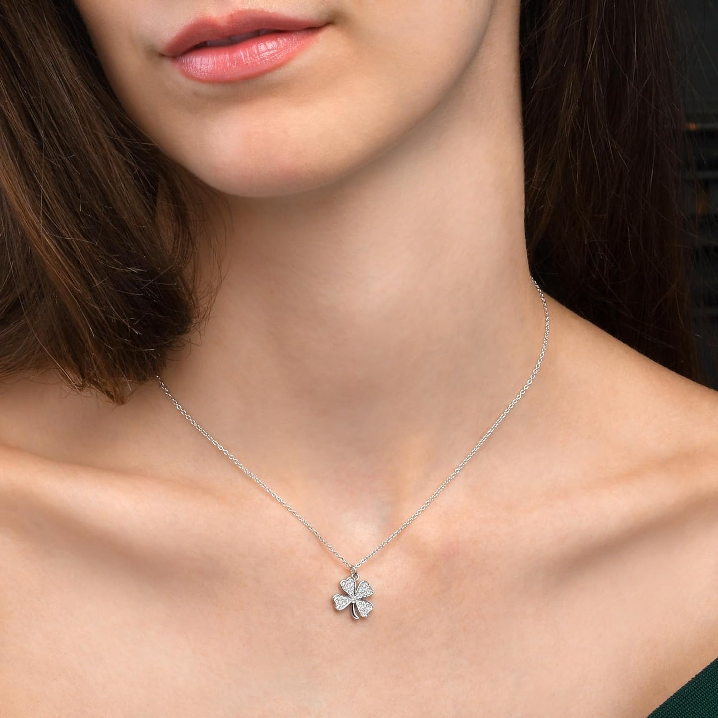 Dainty Four Leaf Clover Necklace for Women in 925 Sterling Silver, Cute Four Leaf Clover Pendant Necklace for Women and Teenage Girls in Silver, Gold or Rose Gold